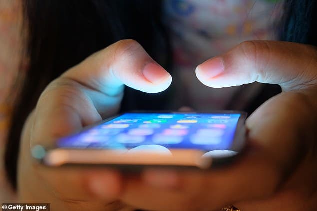 Goditi me biçikletë një vajzë dhe e kërcënoi ne rrjetet sociale, në pranga 28-vjeçari