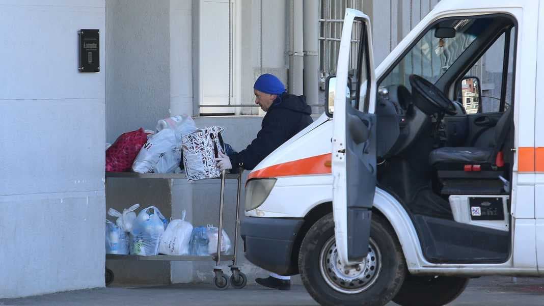 Covid-19/ Një humbje jete dhe 806 raste të reja në 24 orët e fundit