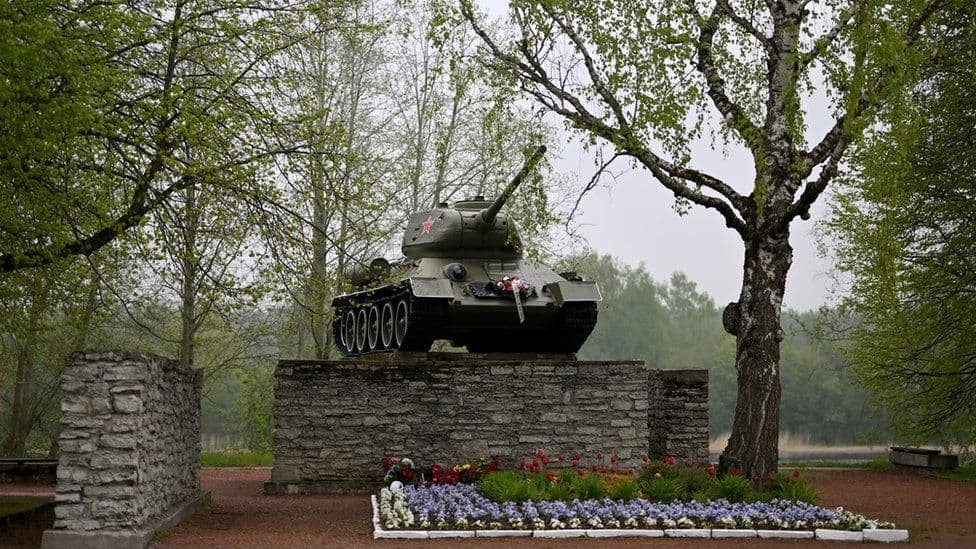 Estonia nis heqjen e monumenteve të epokës sovjetike