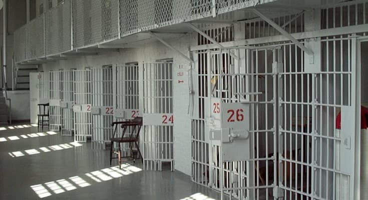 Dhunimi i 11 vjeçares në Kosovë/ Dorëhiqen drejtori i Policisë dhe ai për Trajtimin e të burgosurve dhe të miturve