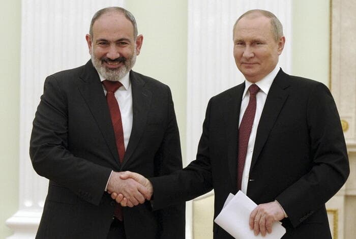 Armenia kërkon ndihmë nga Rusia për konfliktin me Azerbajxhanin