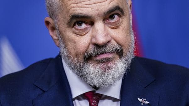 Kur falimentin e shtetit përballë oligarkëve e pranon vetë kryeministri