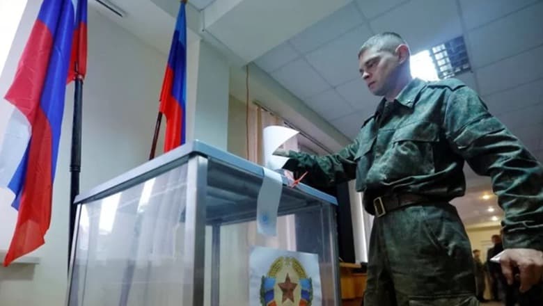 Referendumi rus në Ukrainë, ushtarët shkojnë derë më derë për të marrë votat