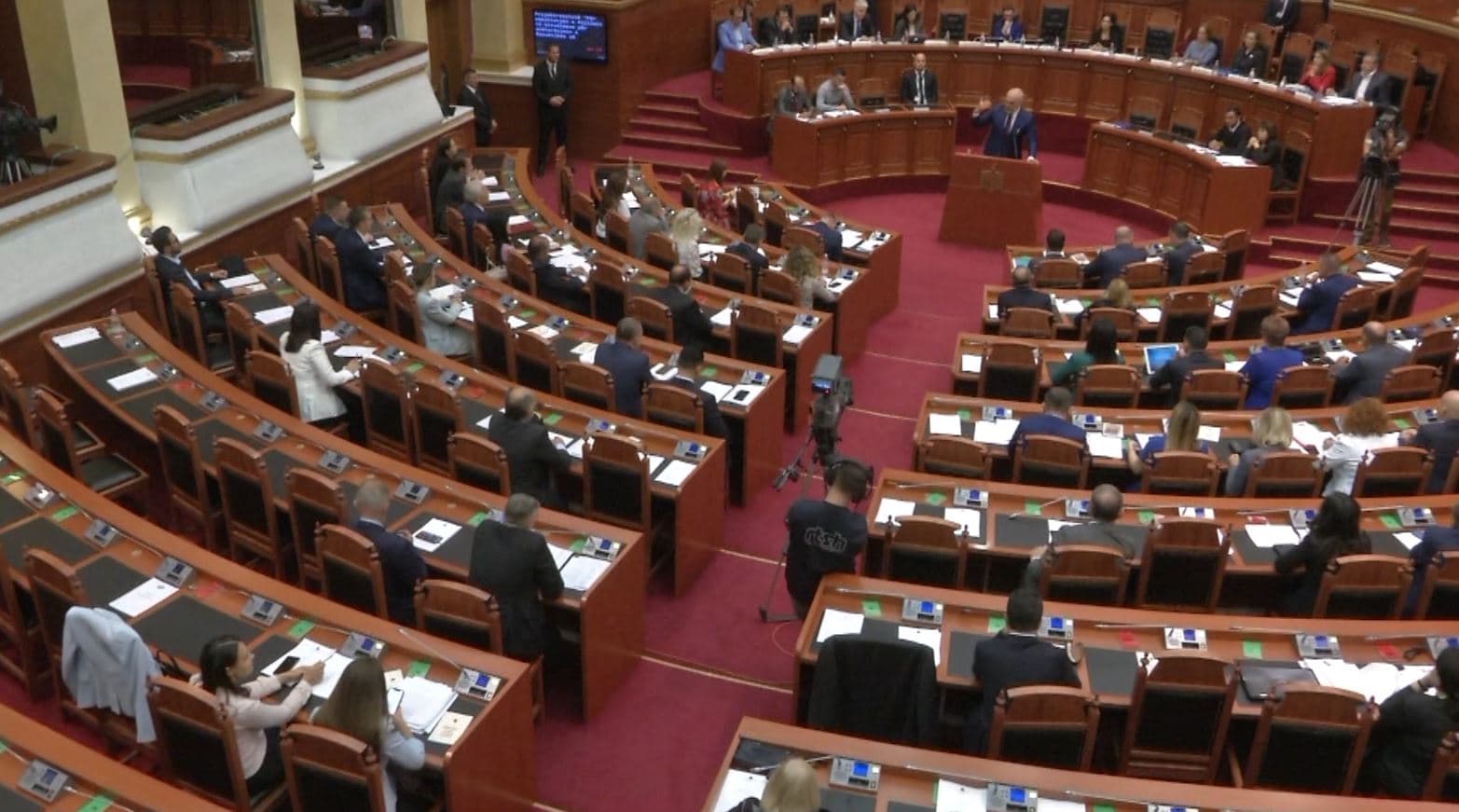 Fasha 800 kWh/ Konfindustria kërkesë Kuvendit të thërrasë seancë urgjente për ERE-n