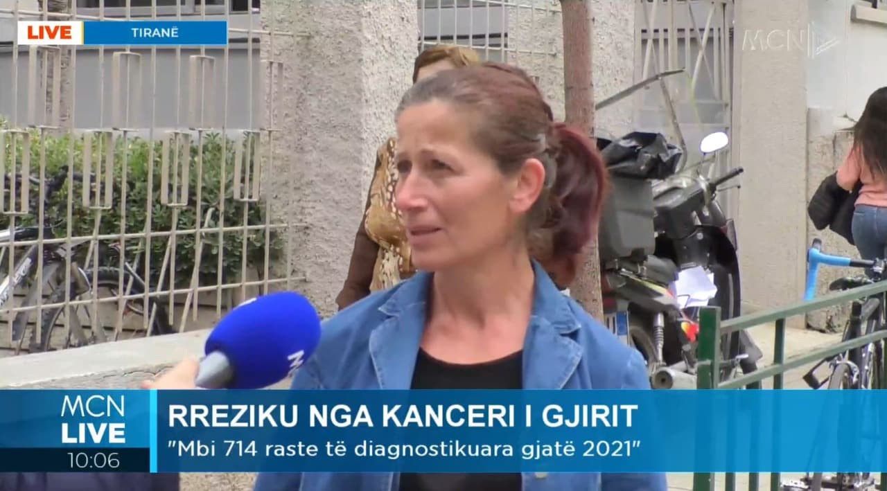 Tetori rozë, qytetarja me kiste në gjoks: Kishte radhë, më lanë takim në datë 25 (VIDEO)