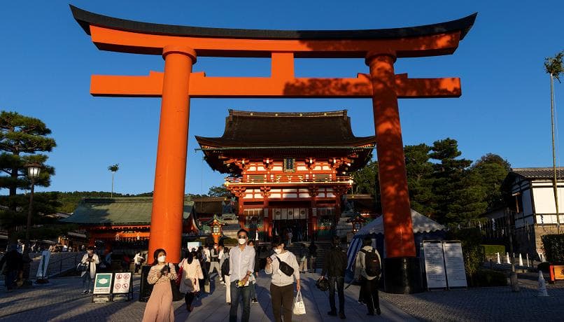 Japonia rihapet totalisht për turistët e huaj
