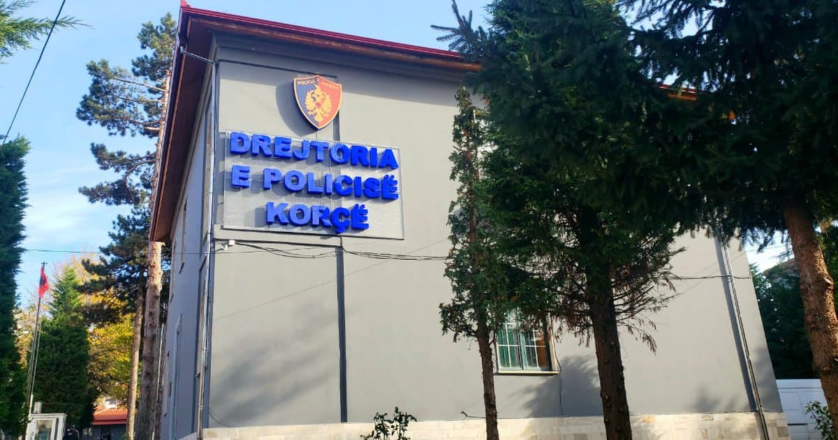 Plagoset me thikë 27-vjeçari në Korçë, tre persona në kërkim