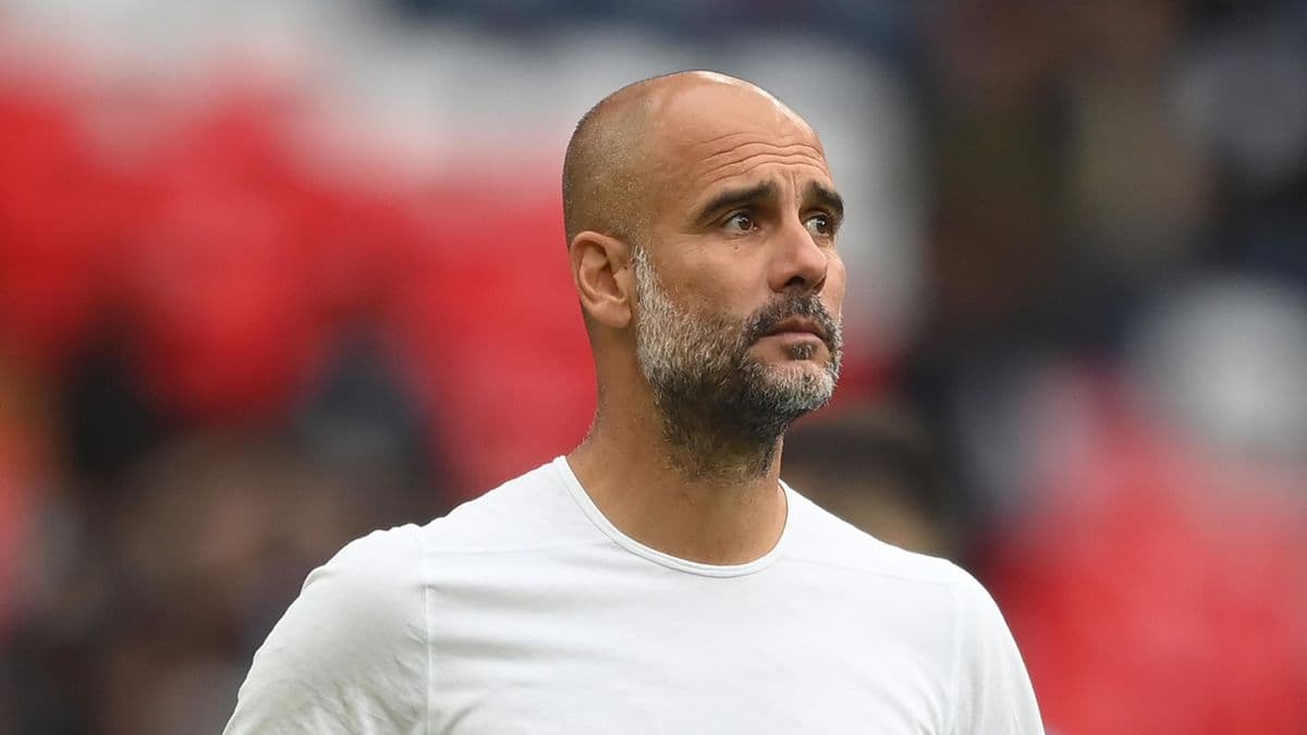 Guardiola rinovon kontratën me Manchester City-n