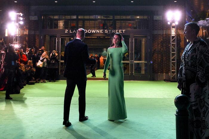 Kate Middleton në mbrëmjen gala, me fustan me qira (FOTO)