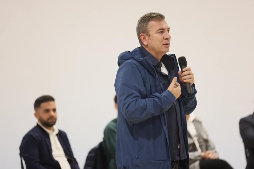 Gjiknuri bashkëbisedim me votuesit për herë të parë: Bashkohuni me PS