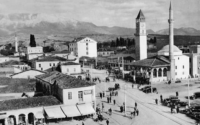 Shënohet 104 vjetori i Kongresit të Tiranës