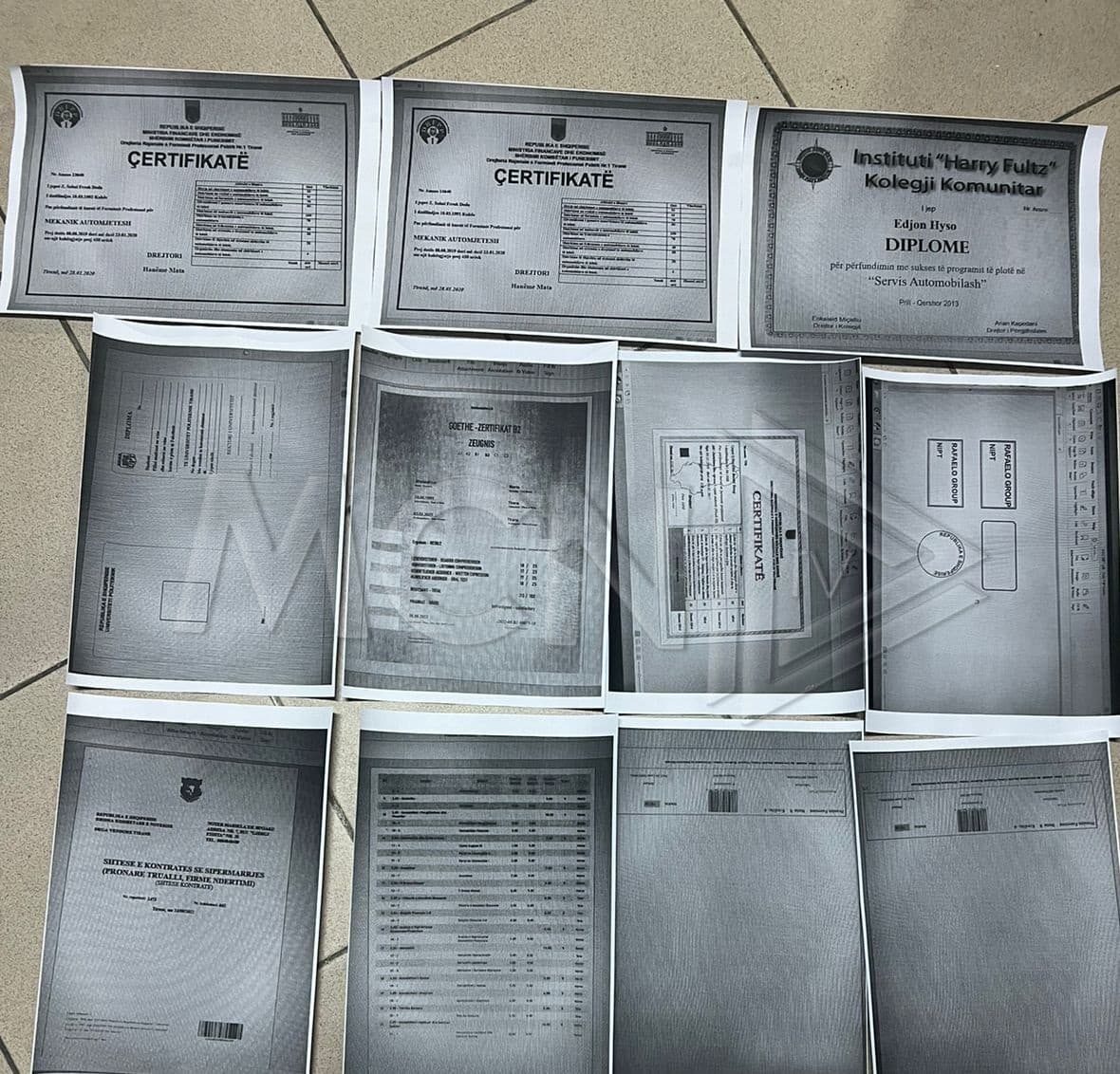 Zbardhen përgjimet e rrjetit të falsifikatorëve në Tiranë, pagesa 600 euro për një diplomë