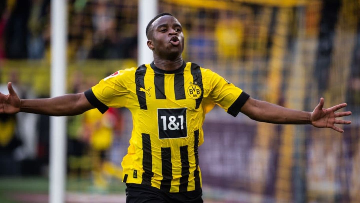 Chelsea, sfidë Barcelonës për Moukoko