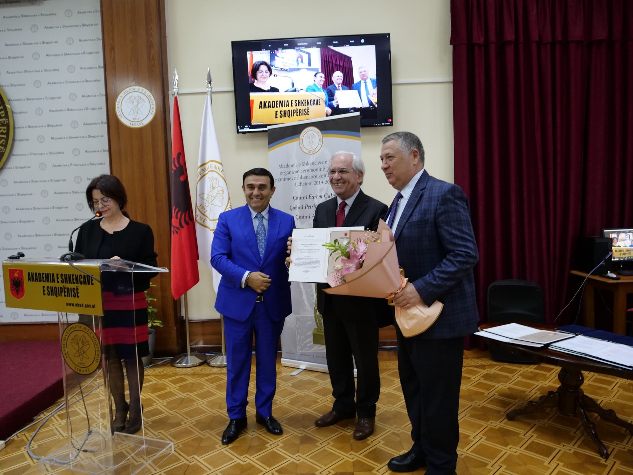 Çmimi “Eqerem Çabej”/ Akademia e Shkencave vlerëson Anastas Angjelin dhe Adrian Civicin