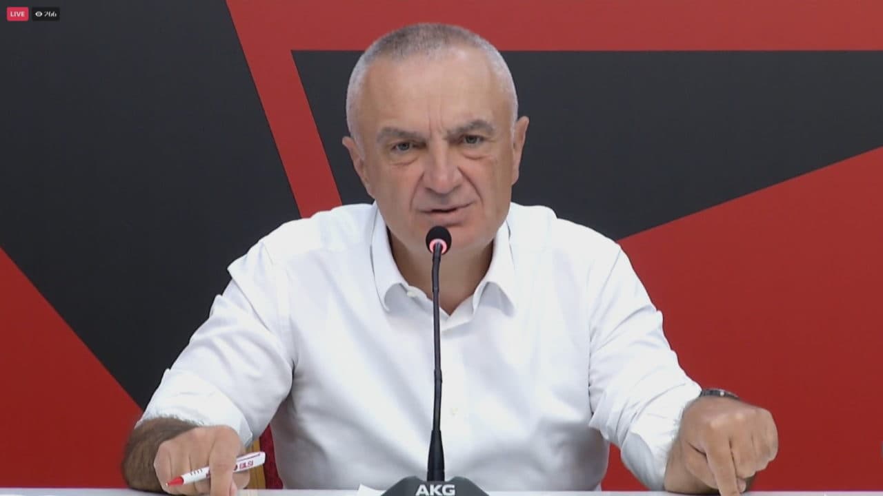 Tensionet në veri të Kosovës, Meta: U provokuan nga Beogradi zyrtar