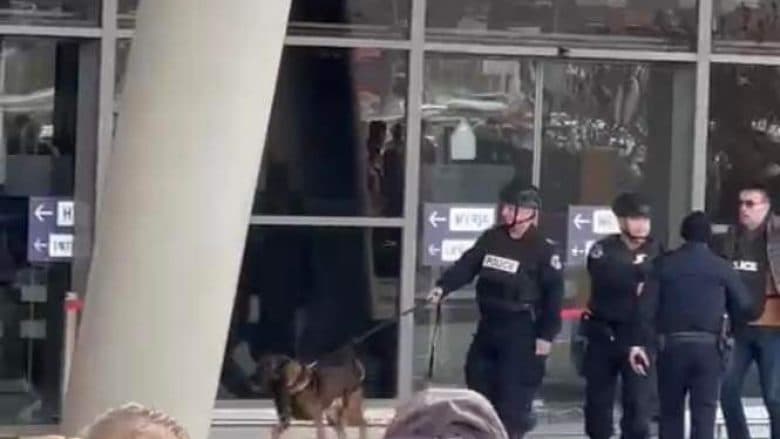 Alarm për bombë/ Mbyllet përkohësisht Aeroporti ndërkombëtar “Adem Jashari”