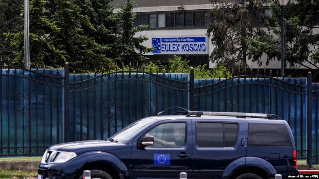 EULEX thirrje serbëve: Kthehuni në institucionet e Kosovës!