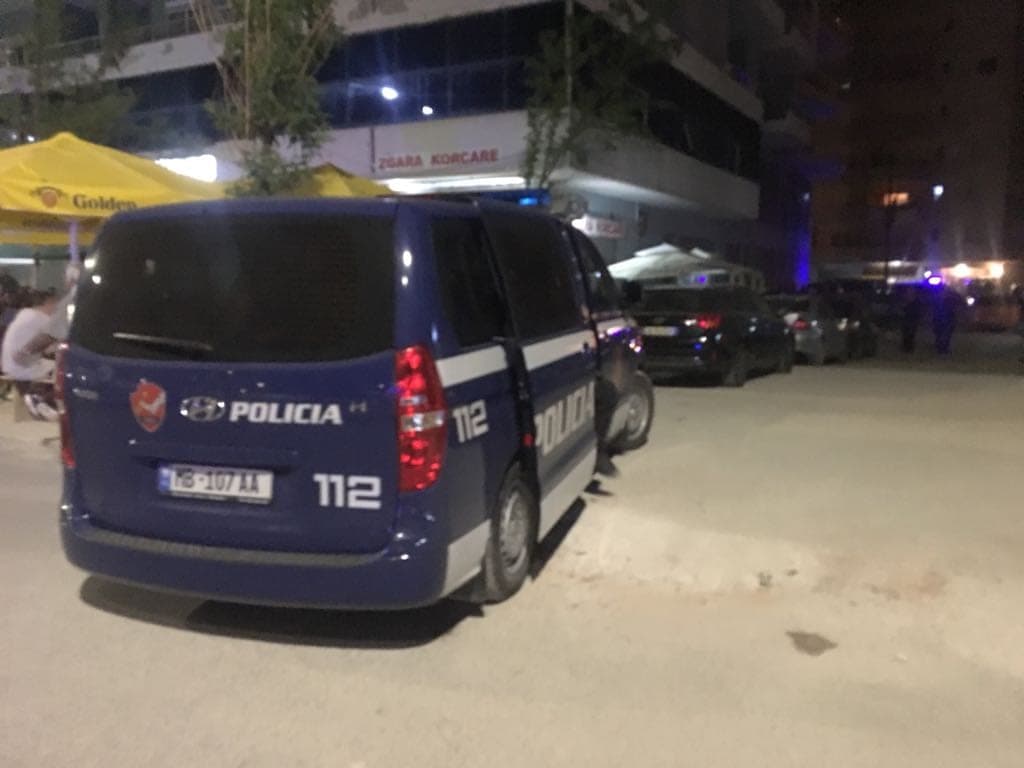 Italiani i jep fund jetës, hidhet nga kati i tretë i banesës në Vlorë