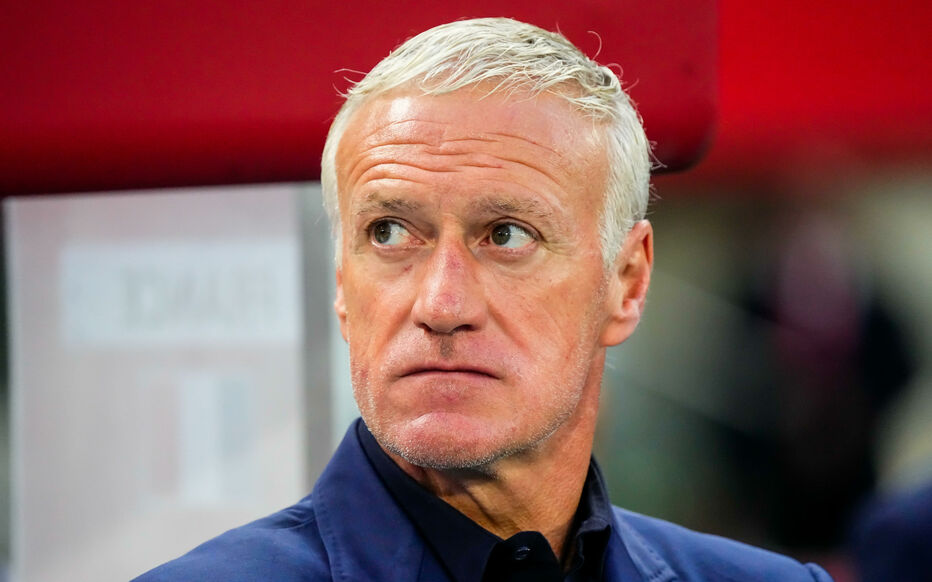 Deschamps , rinovon deri në 2026-tën