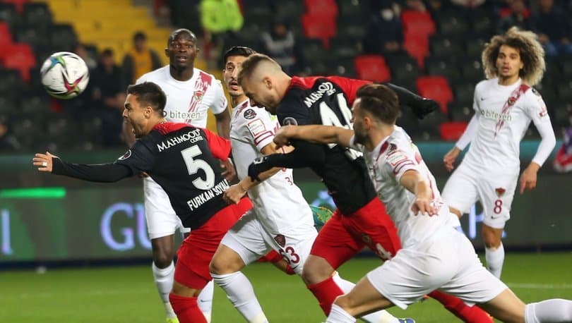 Tërmeti në Turqi, dy skuadra tërhiqen nga Superliga