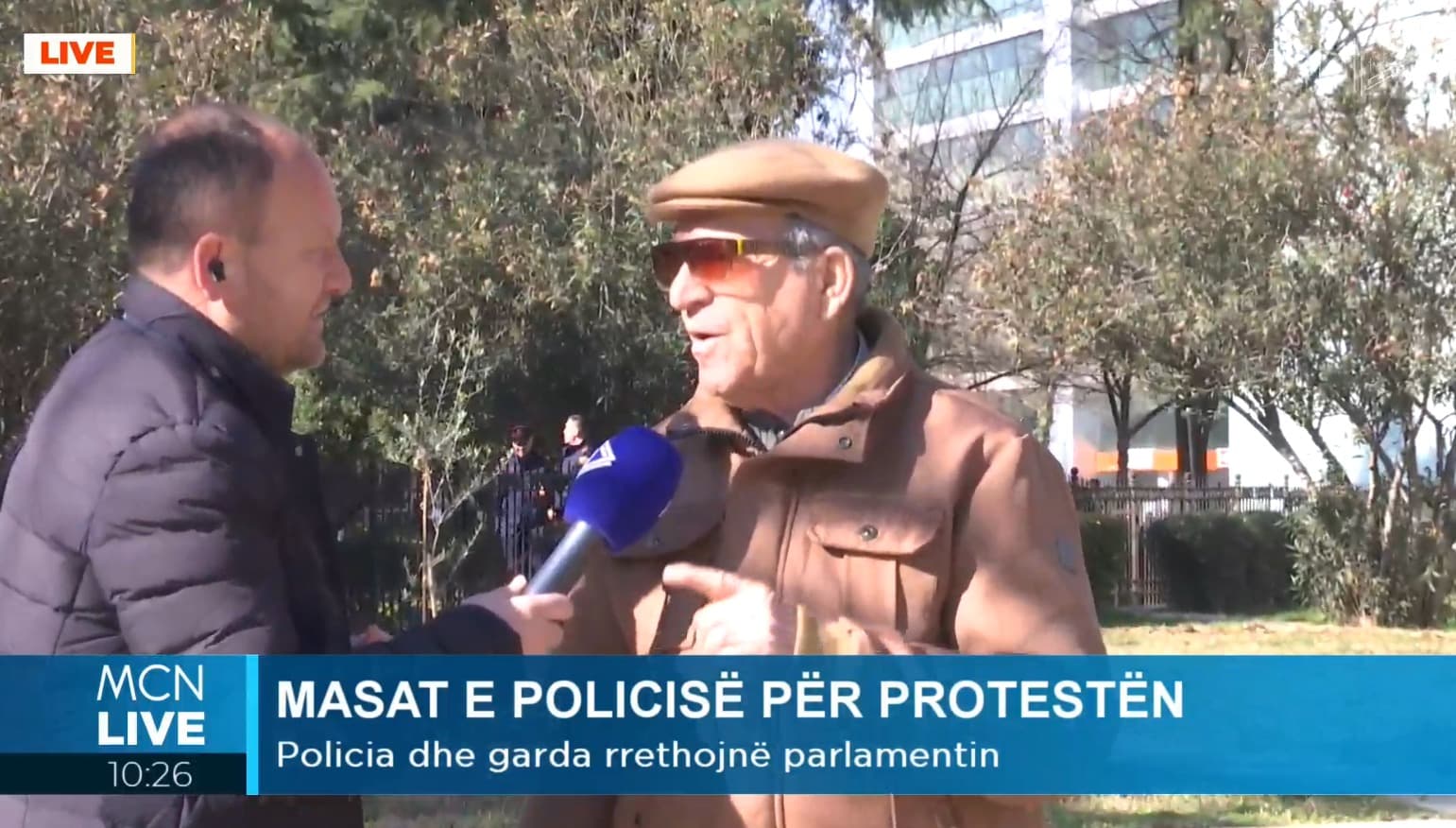 Opozita para Kuvendit, qytetari: Shqiptarët kanë motive të shumta për të protestuar (VIDEO)