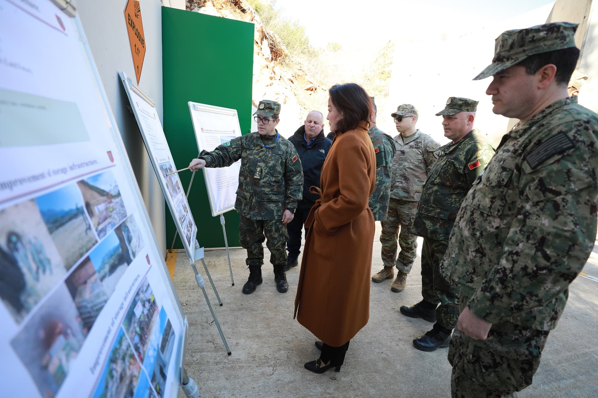 Kim në tunelin e armatimeve në Librazhd, mbi 1000 të vrarë ose plagosur nga minat dhe municionet