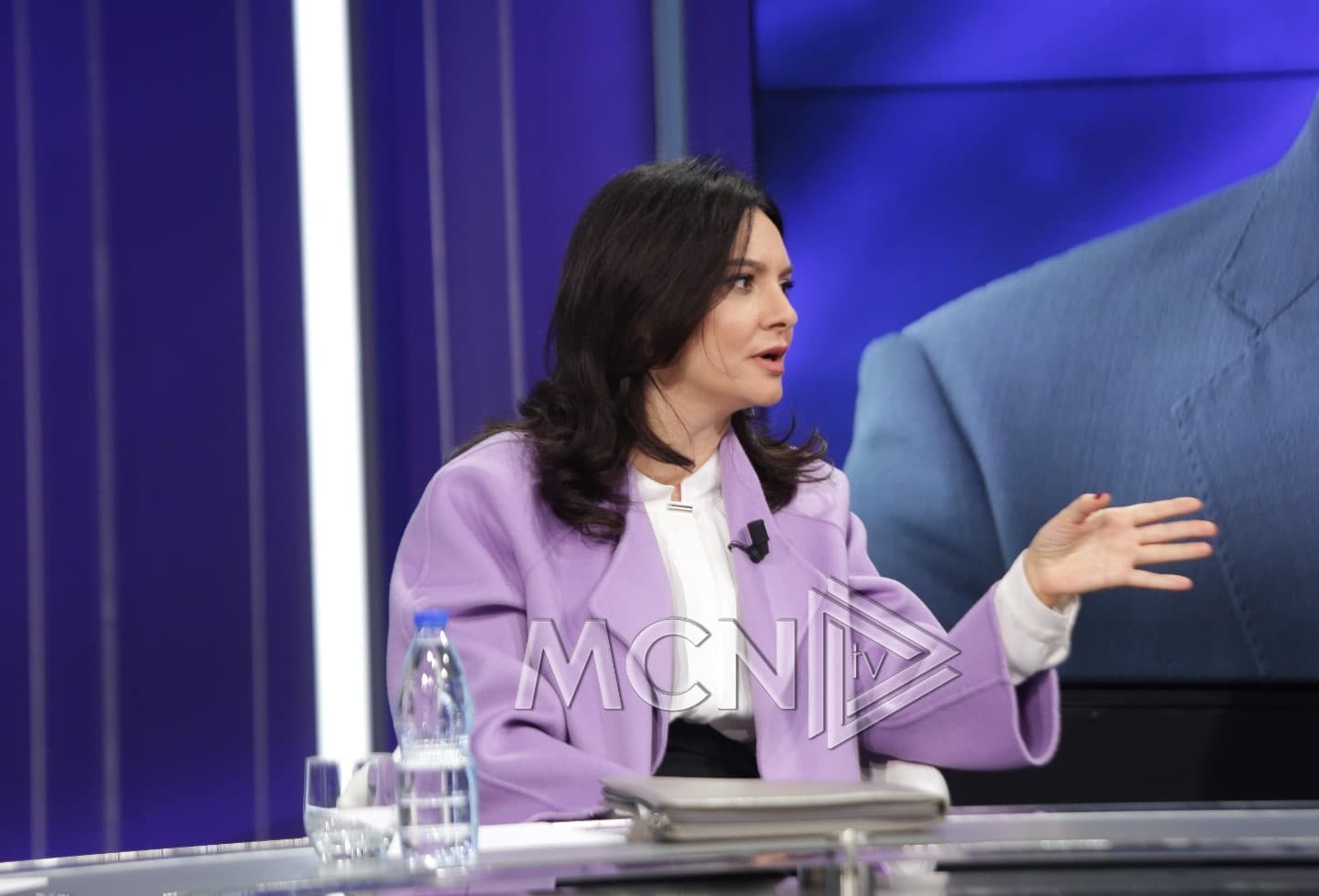 Tensionet në Kuvend/ Spiropali: Spaho, shtatë orë i binte bilbilit, ishte detyrë ekskluzive dhe profesionale e tij