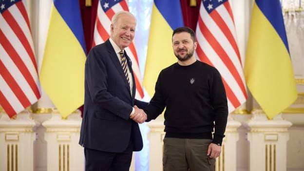 Biden, vizitë surprizë në Kiev: Armatime të reja për Ukrainën, sanksione shtesë Moskës