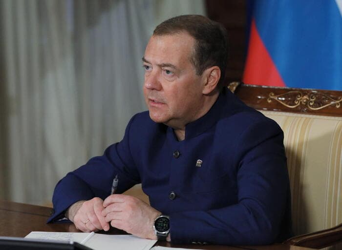 Medvedev kërcënon me apokalips: Drejt katastrofës bërthamore