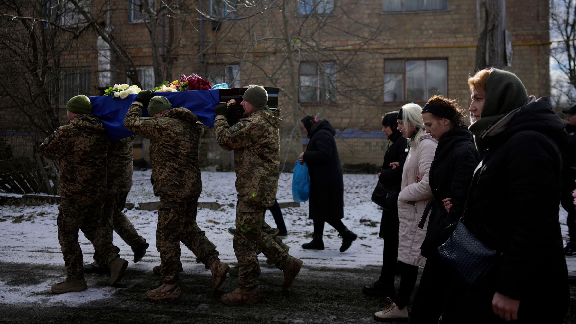 NATO: Rusia humbi 5 herë më shumë ushtarë në Bakhmut se Ukraina