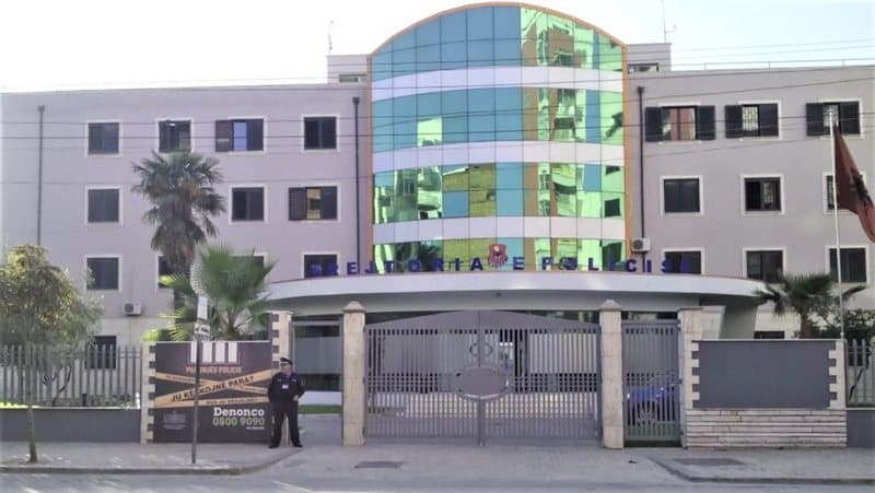 Vidhte bateritë e automjeteve, arrestohet në flagrancë 30-vjeçari në Durrës