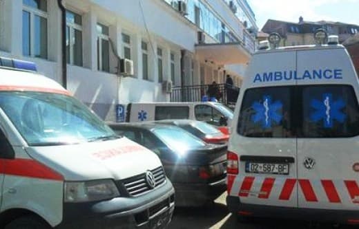 Ra në kontakt me rrymën elektrike, humb jetën 45-vjeçarja