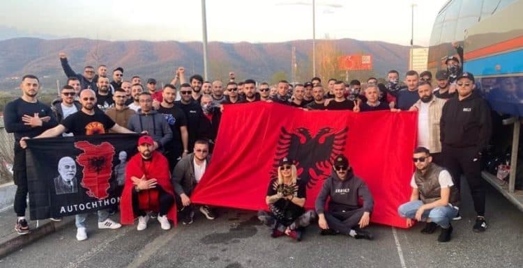 Udhëtuan drejt Polonisë, arrestohen katër tifozë shqiptarë