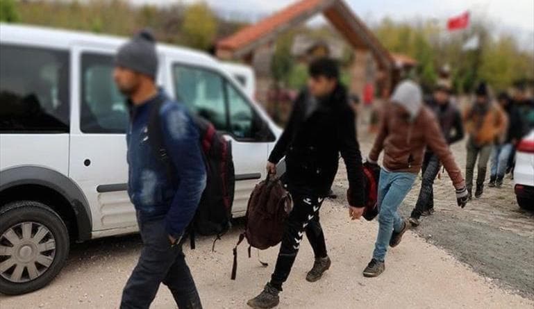 Makinën plot me emigrantë të paligjshëm, në pranga 42-vjeçari nga Kosova