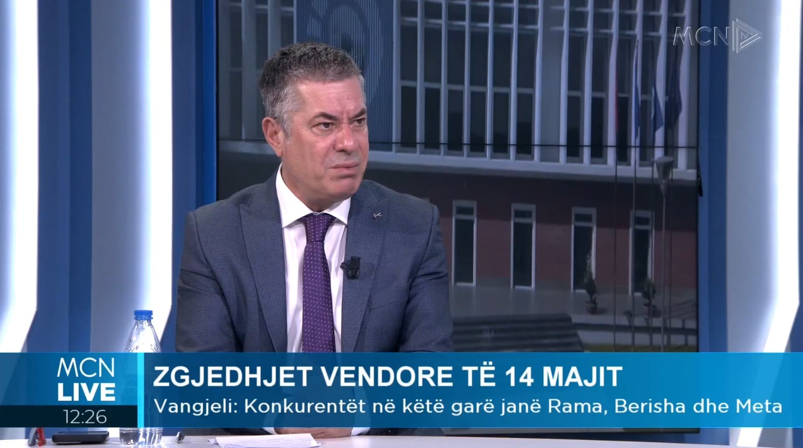 Zgjedhjet, Vangjeli: Konkurrentët në këtë garë janë Rama, Berisha dhe Meta. Alibejat i rroftë vula (VIDEO)