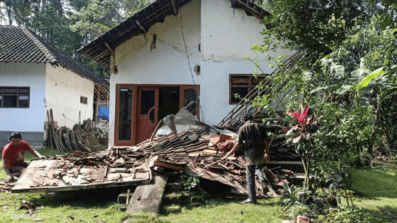 Indonezia goditet nga një tërmet me magnitudë 7