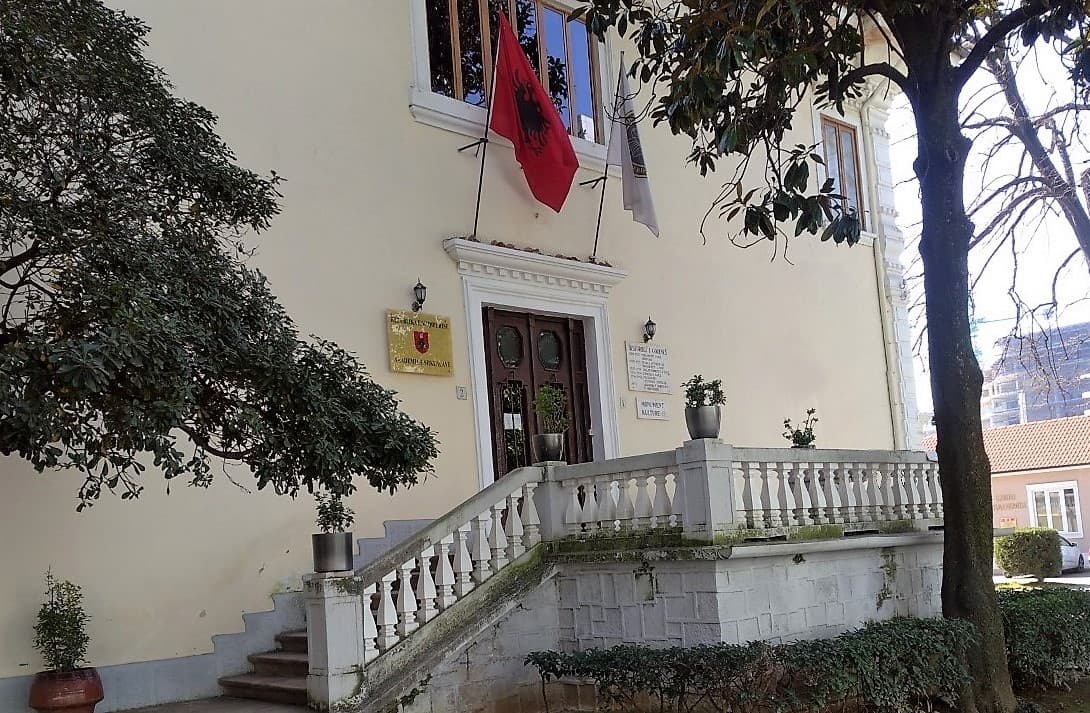 Rikthimi i Akademisë së Studimeve Albanologjike, reagon Akademia e Shkencave