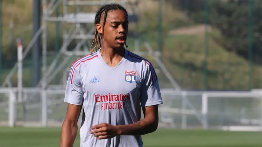 Paris St Germain ‘’ peshkon ‘’ tek Lyoni