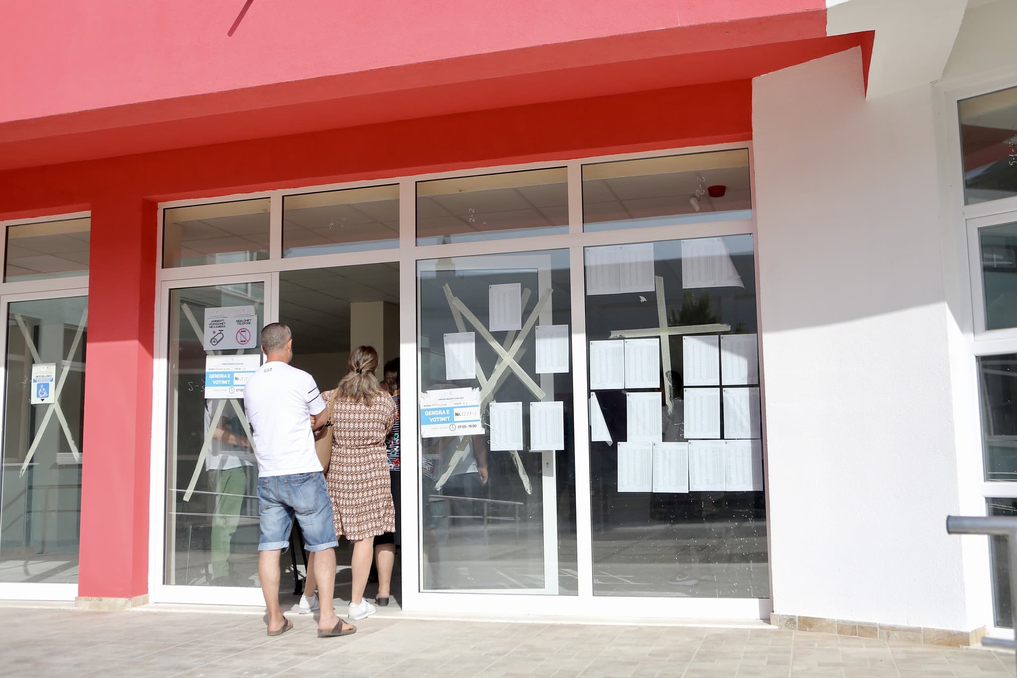 Zgjedhjet në Rrogozhinë, KQZ: Të respektohet heshtja zgjedhore, të mos lejohen persona të paautorizuar pranë QV-ve
