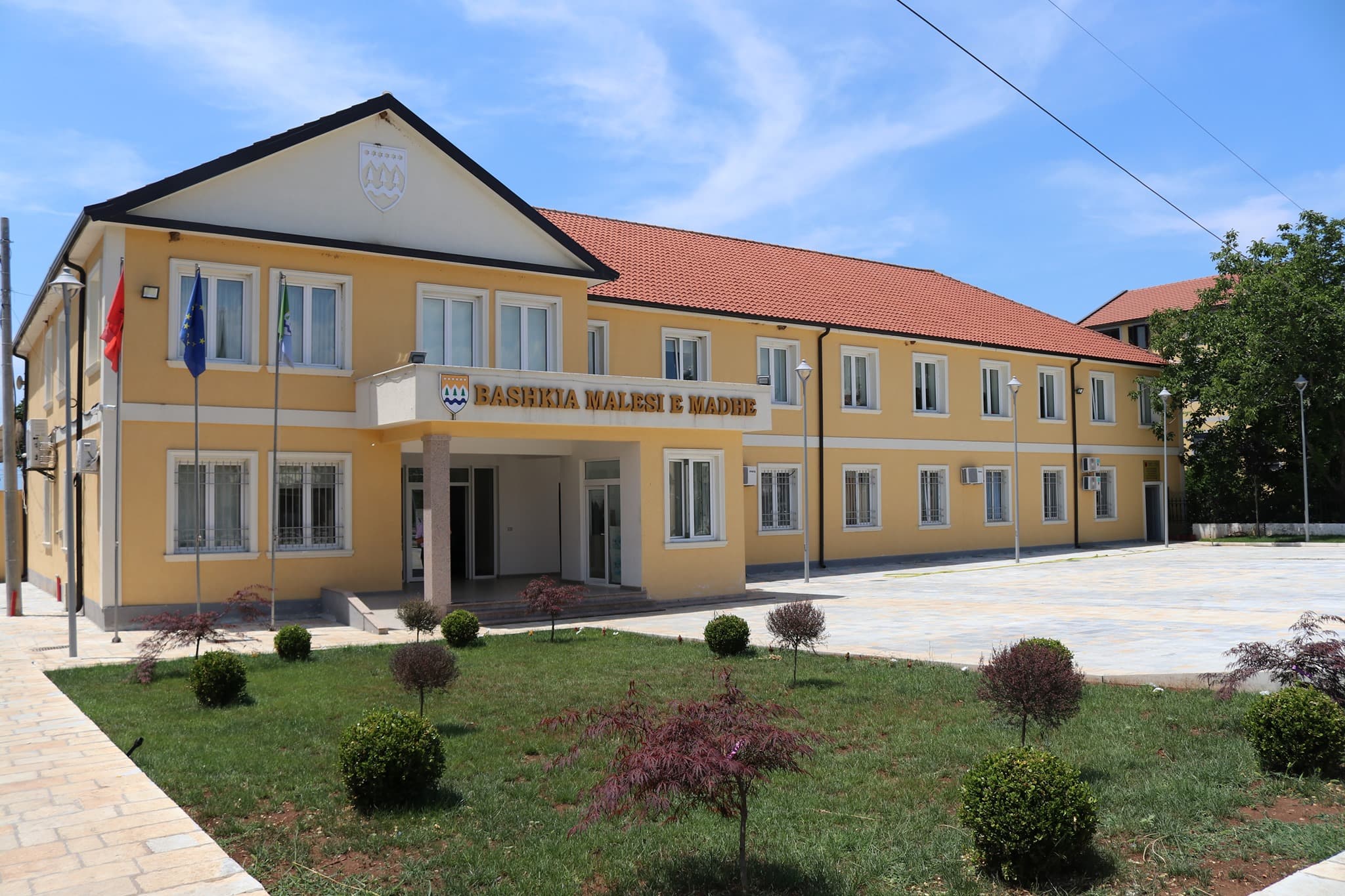 Goditi me grusht vartësin, procedohet drejtori i Rrugëve Rurale në Malësinë e Madhe