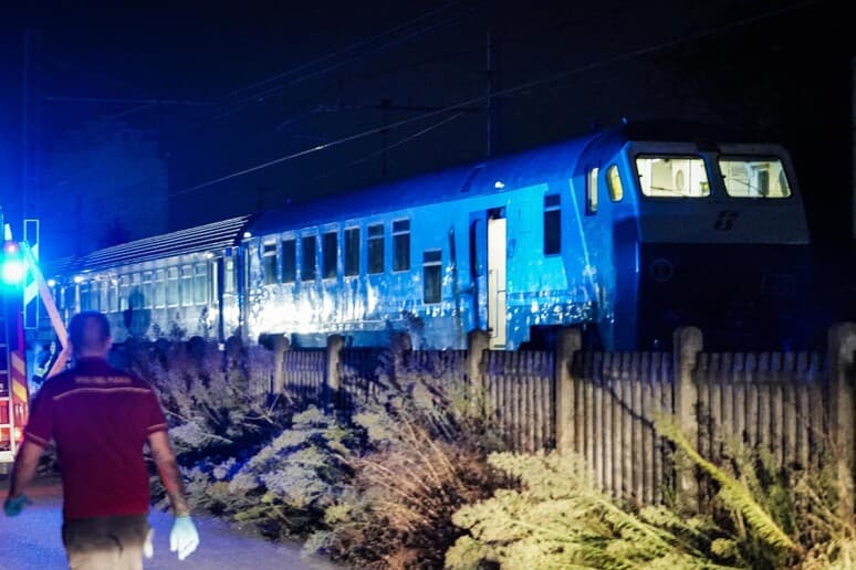 Aksident tragjik në Torino, treni shtyp 5 punëtorë që po punonin në shina