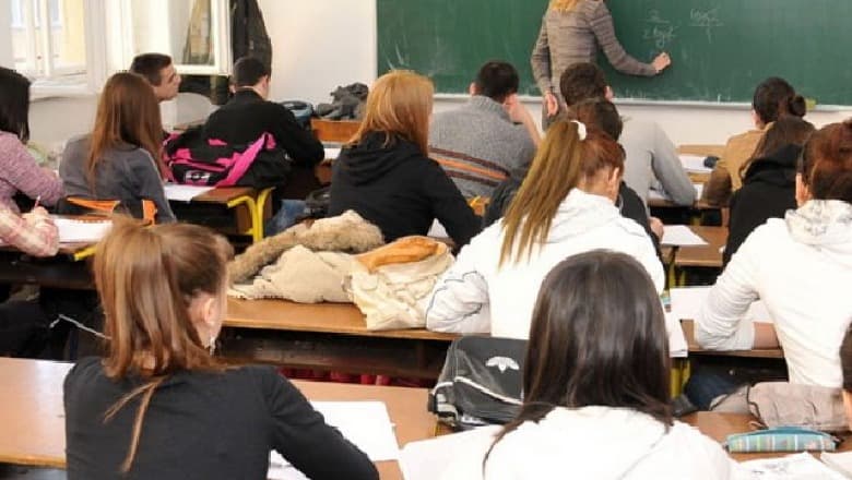 Shtyhet afati i regjistrimit të nxënësve të klasës së parë e gjimnazit