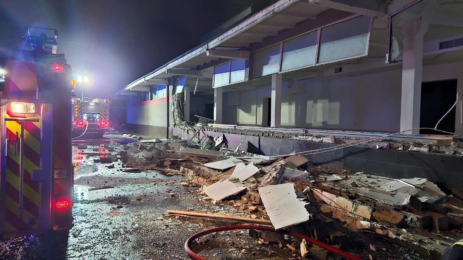 Rusia sulmon magazinën me mallra në Lviv, një i vdekur