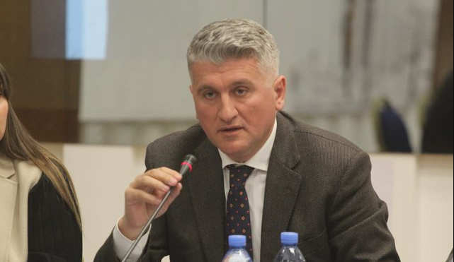 Përjashtimi i 8 deputetëve, Gjekmarkaj: Po bëni opozitën që doni
