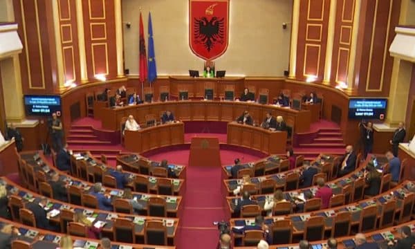 Rezoluta për Kosovën miratohet me 101 vota pro