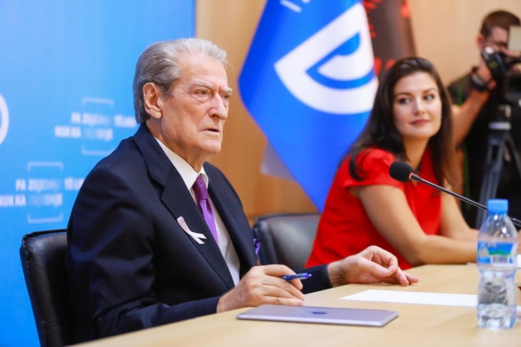 Berisha për Ramën: Stadiumi ndëshkoi përçarësin e kombit, nxinte sterrë pa duartrokitur njëherë ekipin