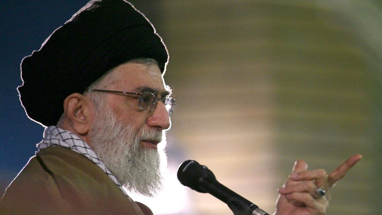 Khamenei i Iranit, thirrje vendeve myslimane të bojkotojnë Izraelin