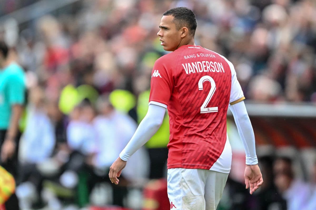 Rivalët e Barcelonës për Vanderson