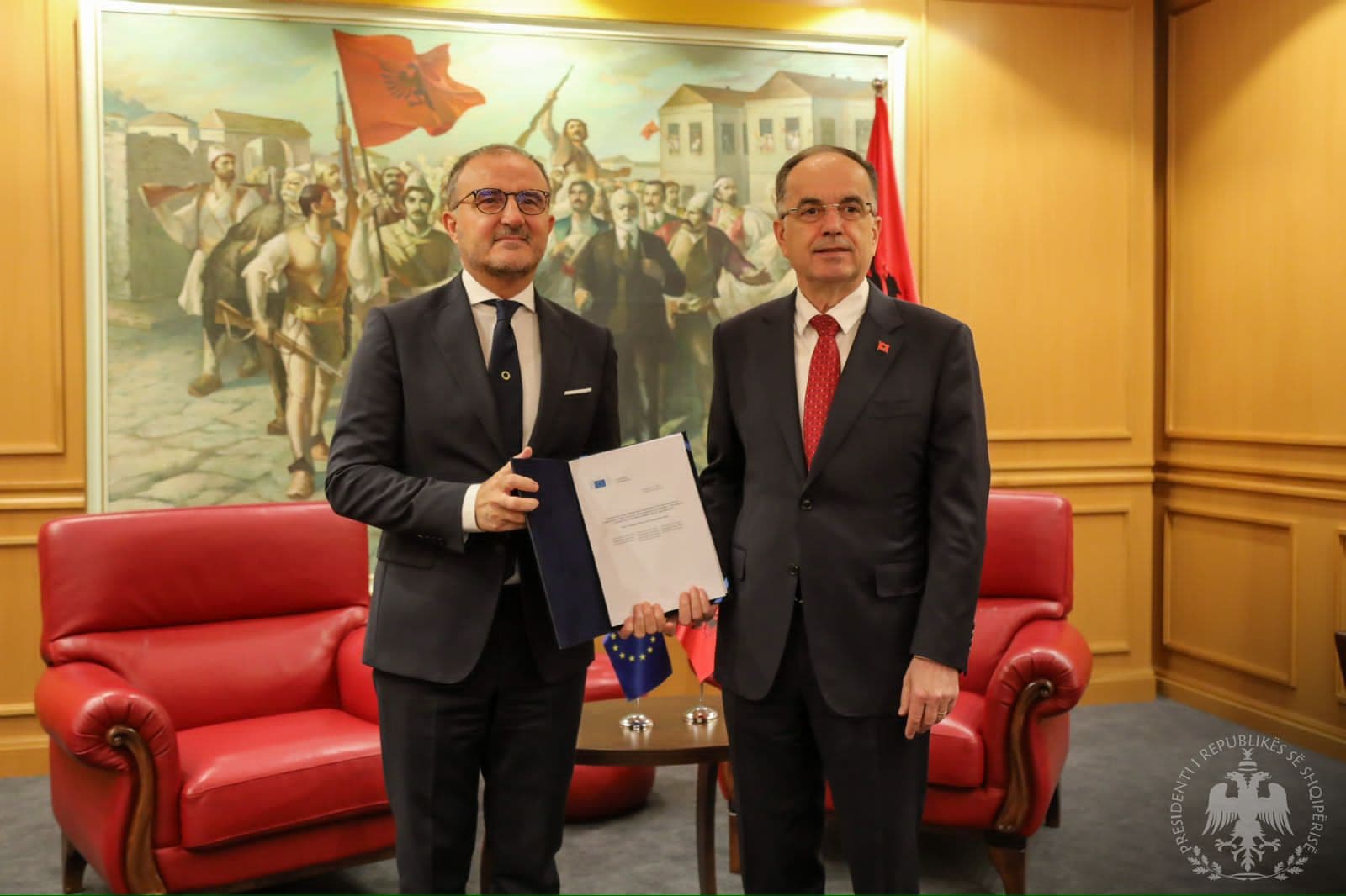 Soreca i dorëzon progres raportin e KE për vitin 2023, Begaj: Konkluzione inkurajuese