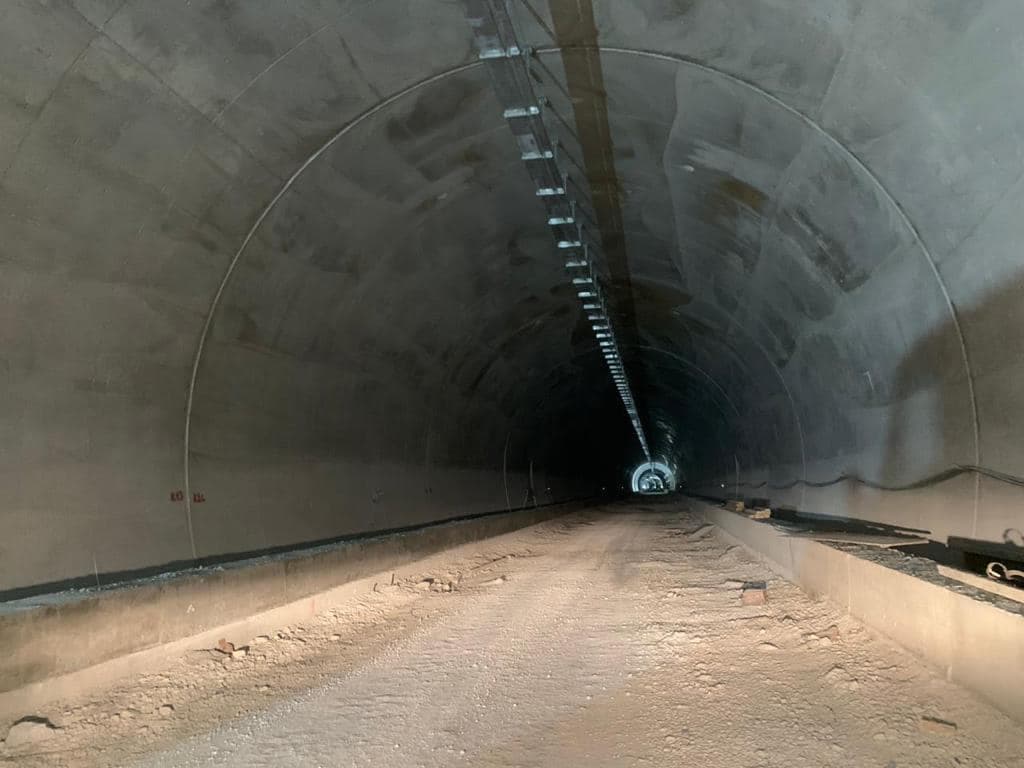 Hapet gjithë tuneli kryesor i Llogarasë, drejt betonimit final (FOTO)